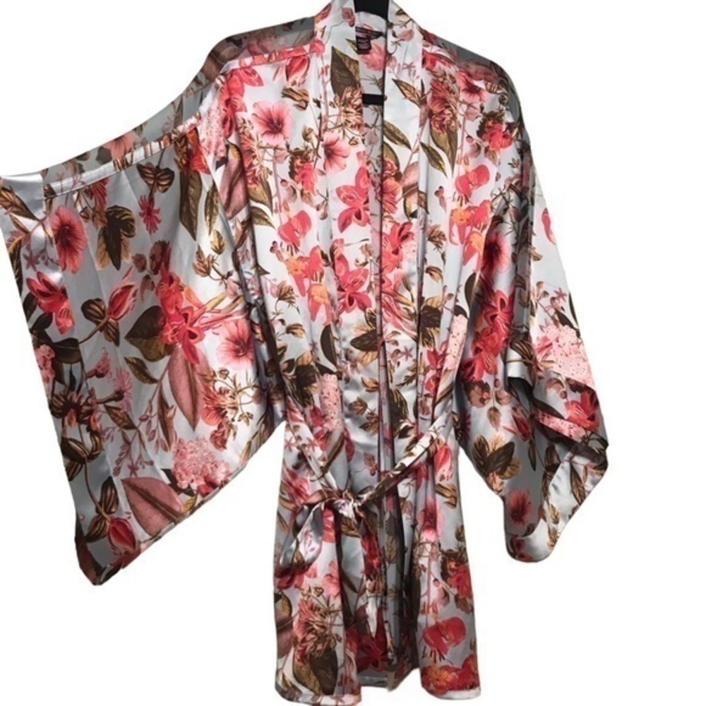 VICTORIAS SECRET Luxe Satin Kimono Robe